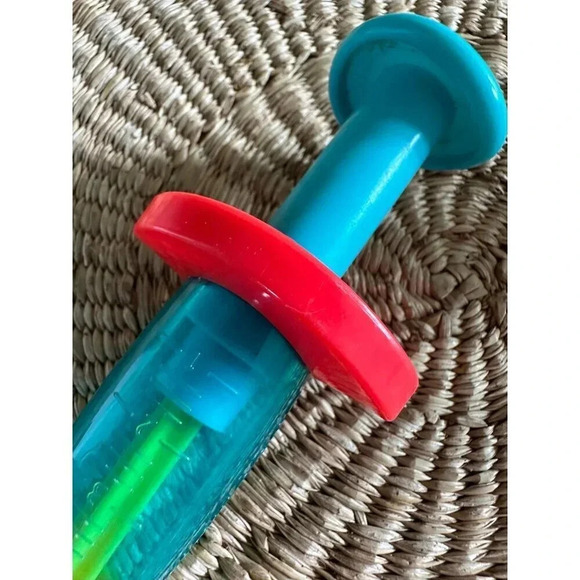 CocoMelon Doctor play set shot syringe - Picture 3 of 6